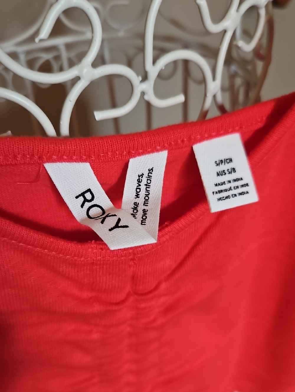 Roxy Ruched Cropped Tank Top - Picture 3 of 7